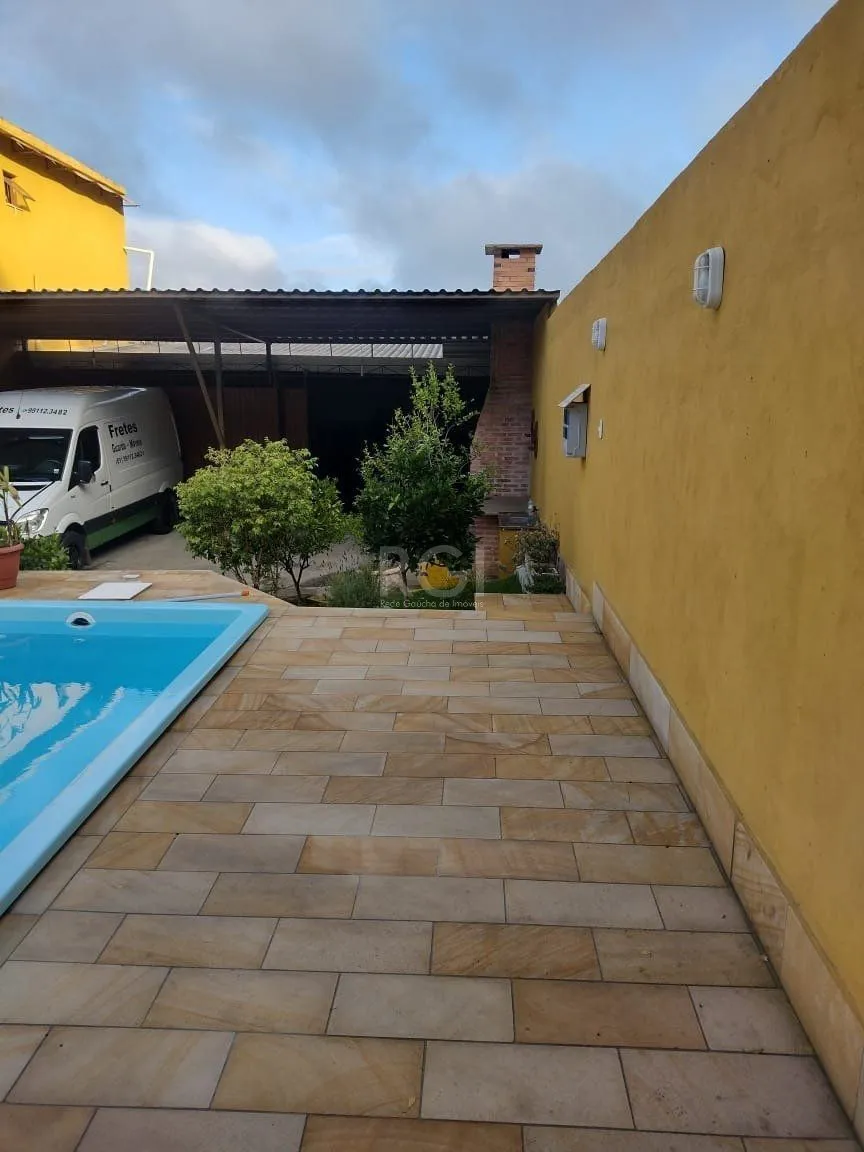 Imagem Casa para Venda - 0.18m², 2 dormitórios, sendo 2 suites, 3 vagas - Lomba do Pinheiro