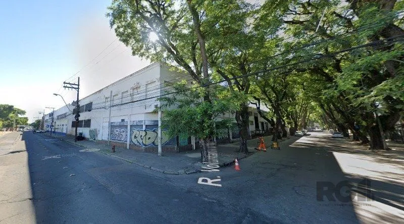 Imagem MÁFFER IMÓVEIS ALUGA - PRÉDIO COMERCIAL DE ESQUINA Av. Voluntários da Pátria x Rua Paraíba | Bairro Floresta - Porto Alegre/RS