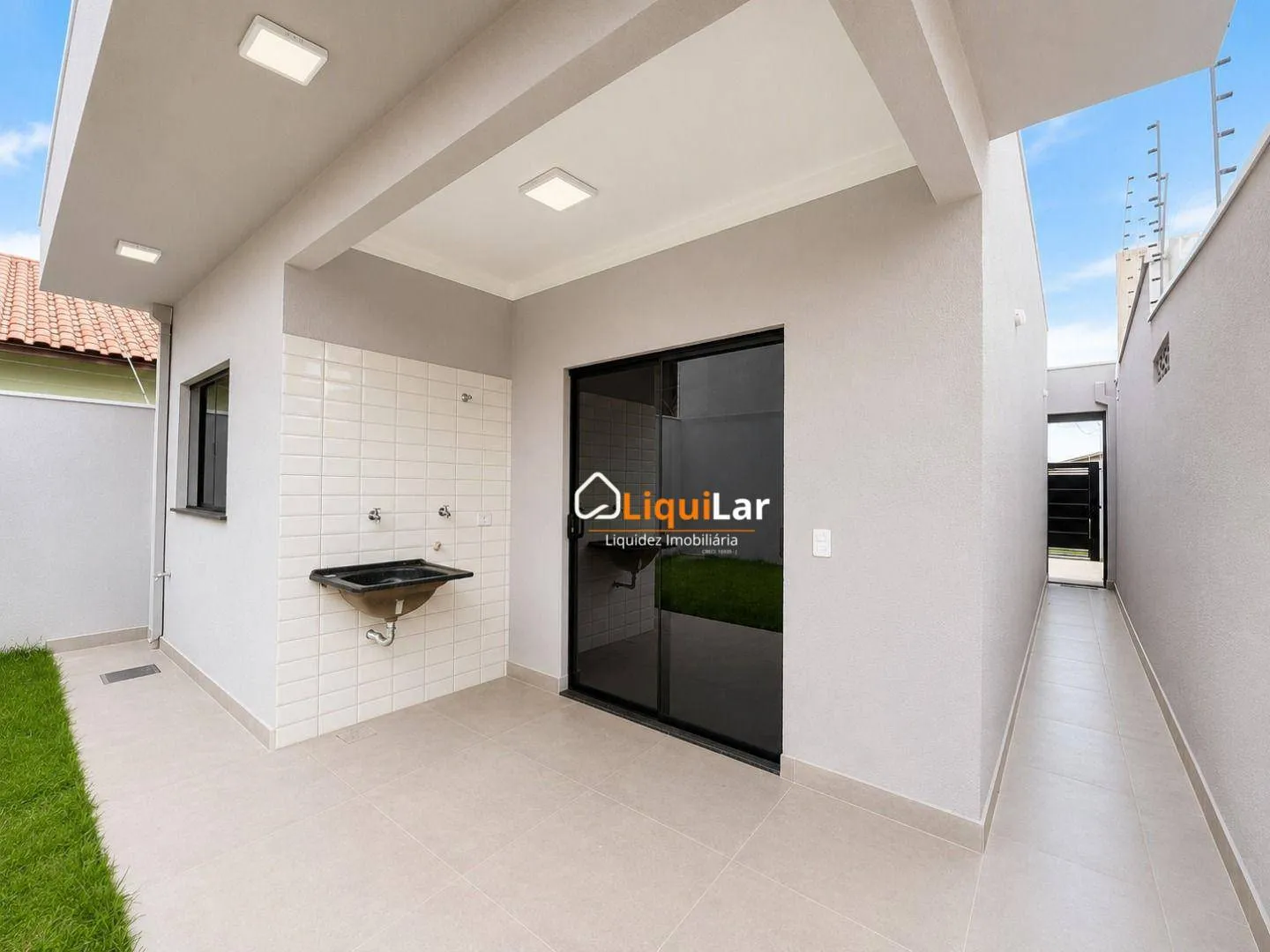 Imagem Casa à Venda com Suíte e Amplo Quintal em Localização Privilegiada Próxima à Lagoa Itatiaia