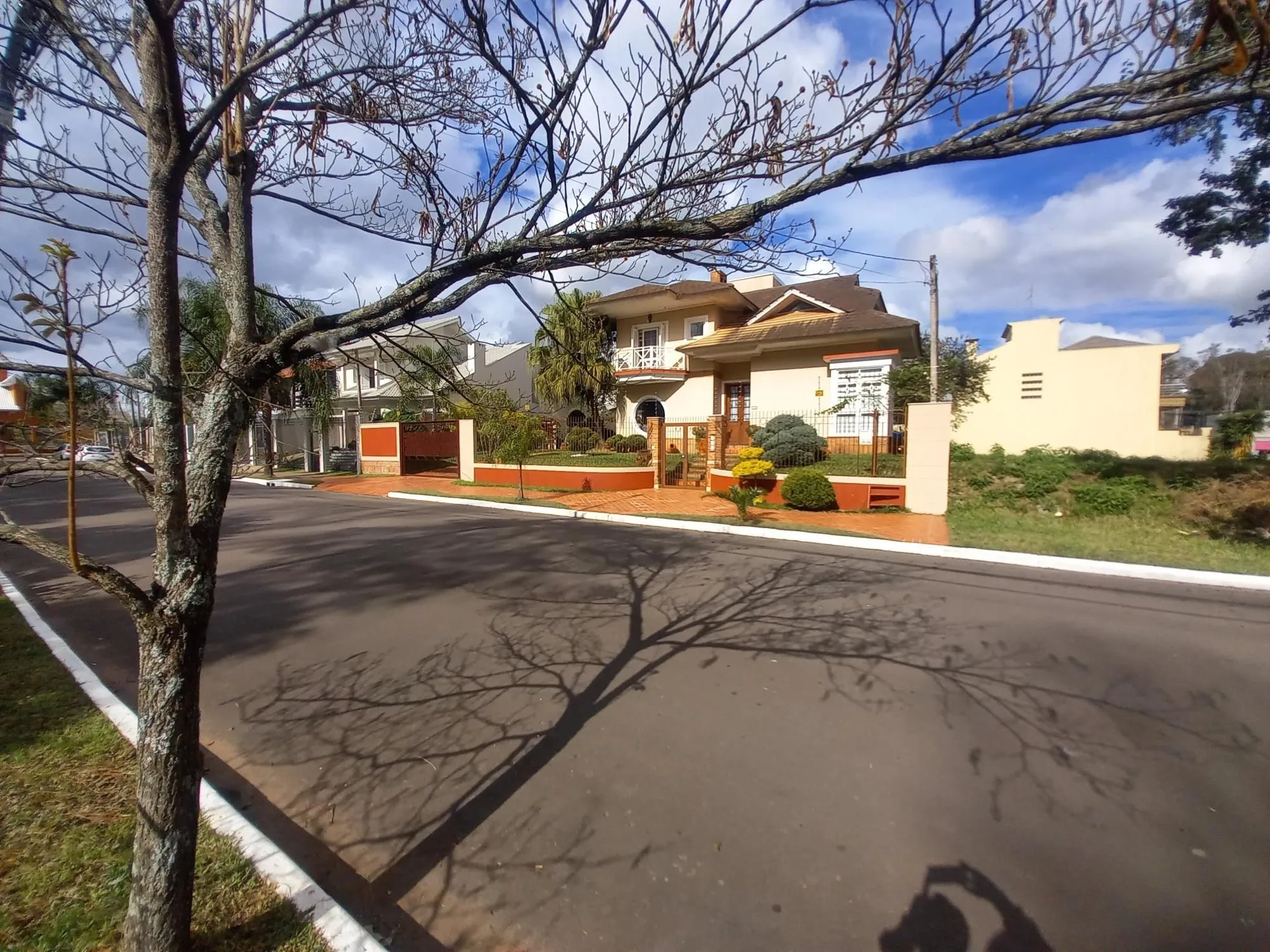 Imagem Excelente sobrado 242m²/3dormitórios/Moinhos de Vento/Canoas
