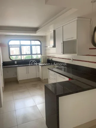 Imagem Apartamento espaçoso com 198m² em andar alto, muito bem iluminado pelo sol da manhã. Possui livin...