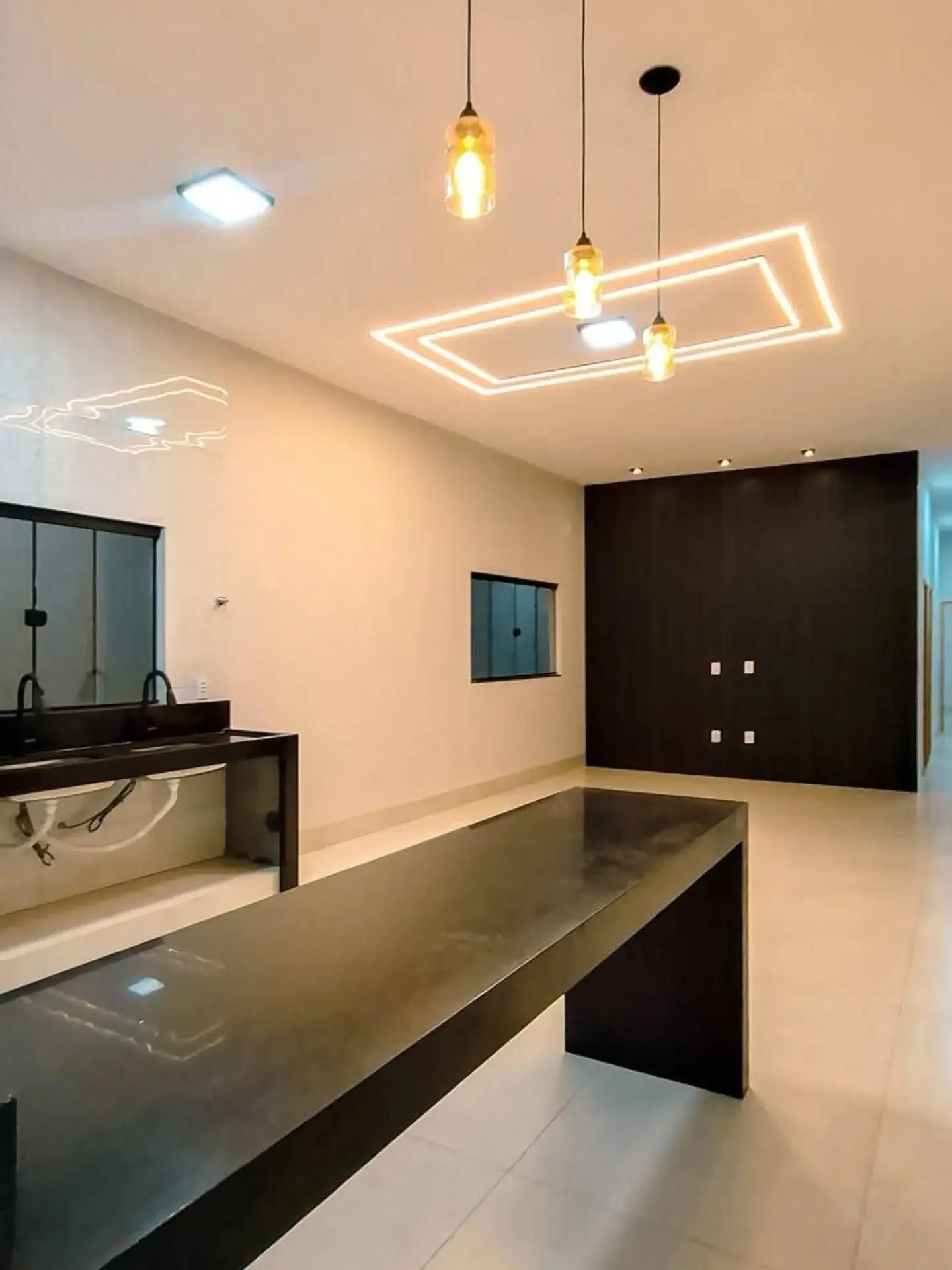 Imagem Casa 3 Suites Sozinha No Lote Na Vila Brasilia Possibilidade De Zero De Entrada