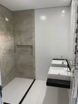 Casa de Condomínio com 3 Quartos à Venda, 212 m² em Castelo Branco - Campina Grande