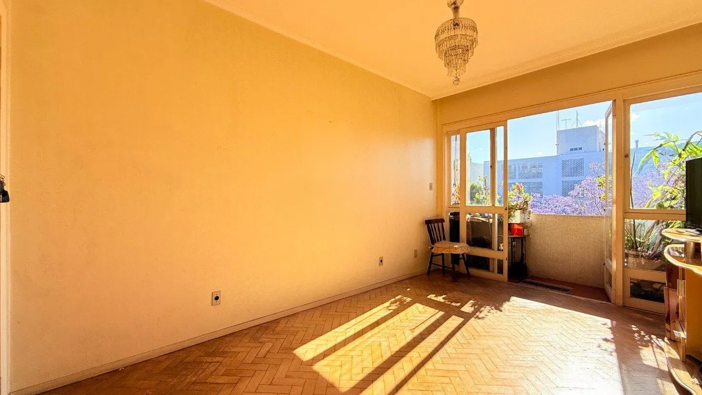 Imagem Apartamento de 3 dormitórios à venda no Bairro Petrópolis, Porto Alegre.