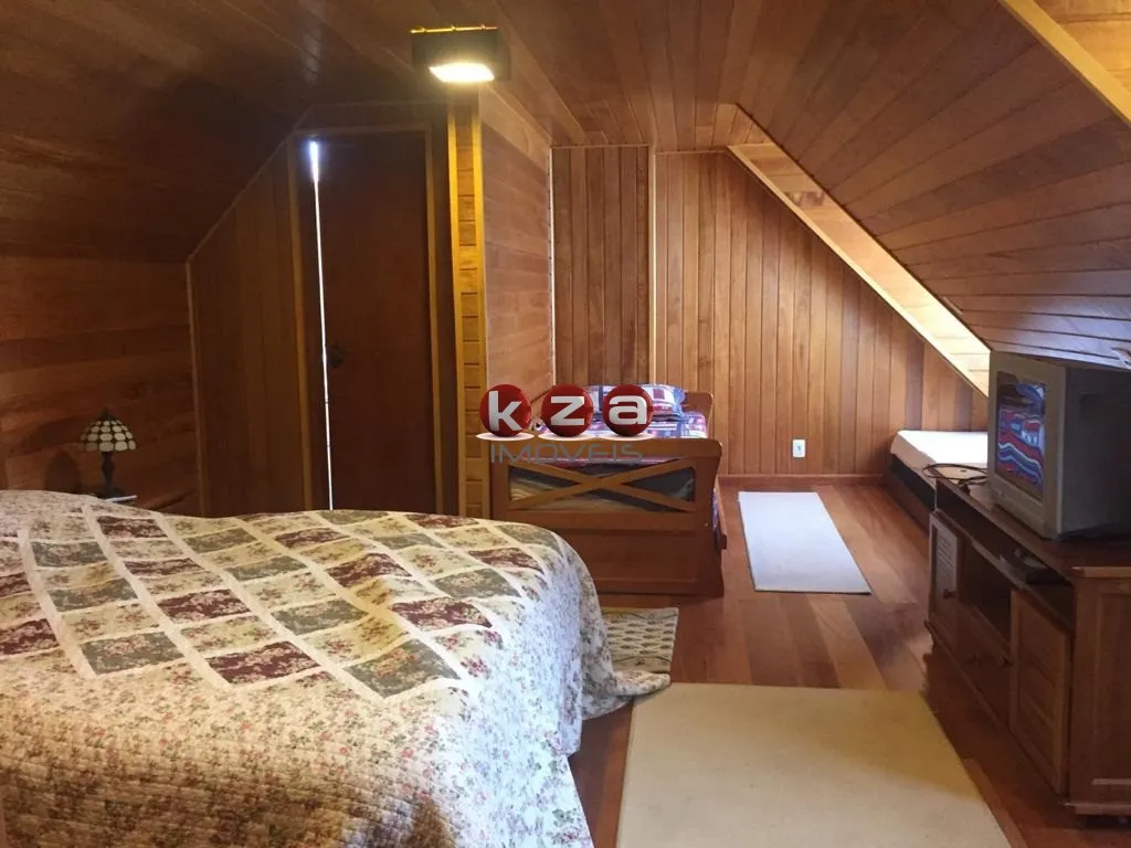 Imagem Casa de luxo em condomínio: 5 quartos, 5 suítes, 4 salas e mais - Venda em Descansópolis, Campos do Jordão-SP