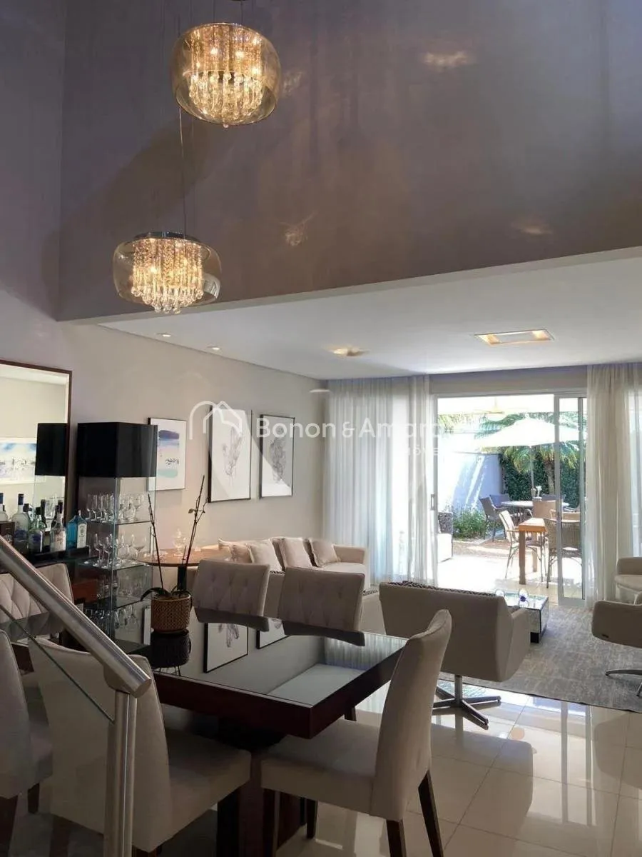 Imagem Casa À Venda com 4 Quartos e 5 Banheiros por R$ 2.350.000 no Swiss Park