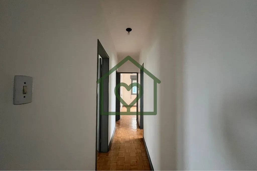Imagem Descubra este incrível apartamento no Centro Histórico de Porto Alegre, disponível para venda. Lo...