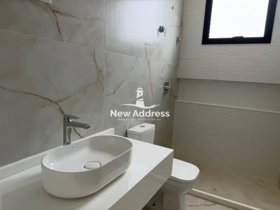 Imagem Casa térrea de alto padrão com piscina, 3 quartos e projeto moderno, ideal para quem busca conforto, integração e sofisticação.