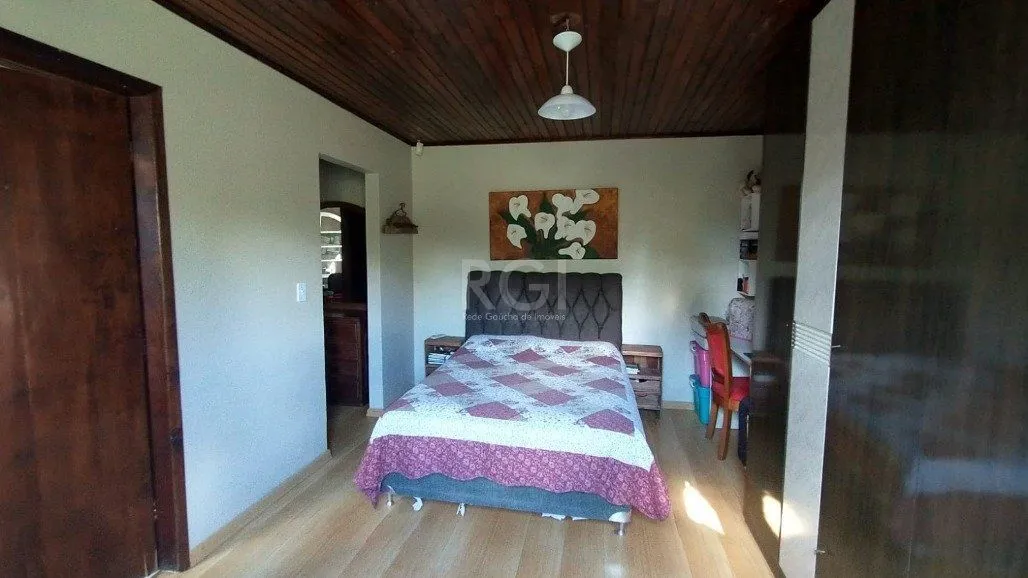 Imagem Sítio para Venda - 242m², 2 dormitórios, sendo 2 suites, 2 vagas - Itapuã
