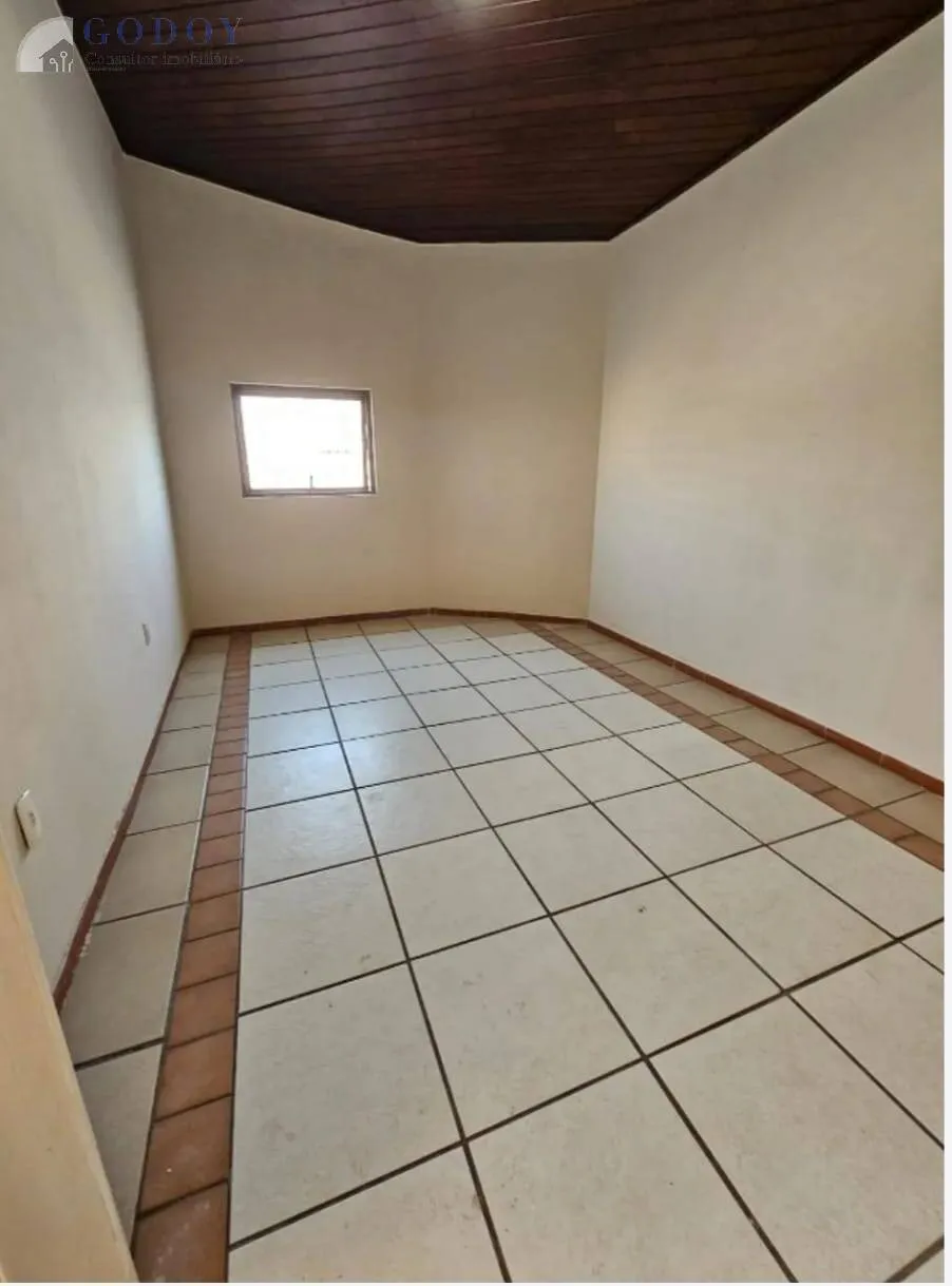 Imagem Excelente oportunidade, casa próximo ao centro da cidade.