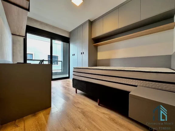 Imagem Sobrado triplex, 03 quartos c/suíte, terraço com área gourmet e banheiro no Xaxim em Curitiba PR