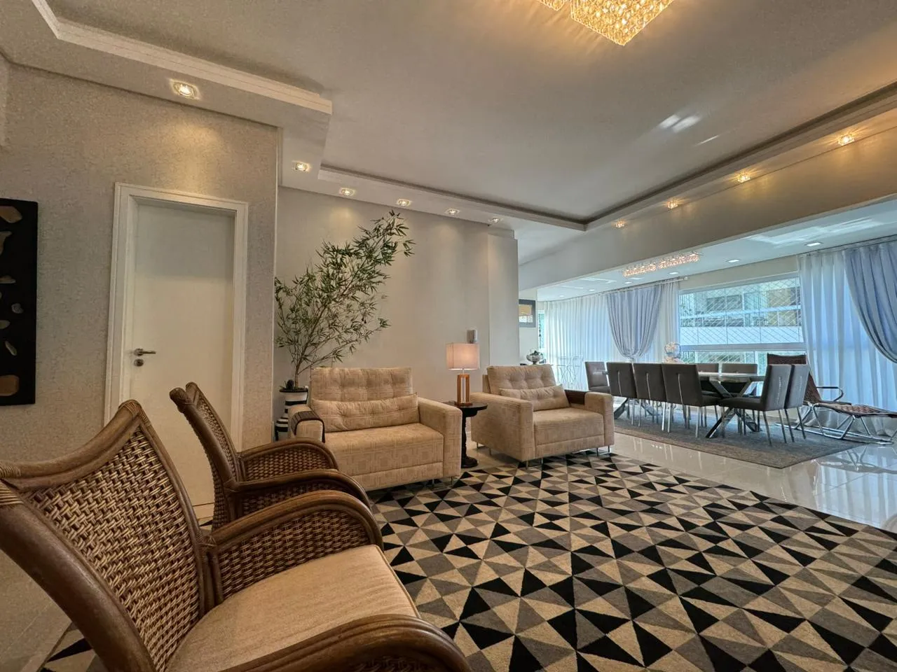 Imagem Apartamento com vista para o mar à venda com 180m2 por R$ 3.900.000,00