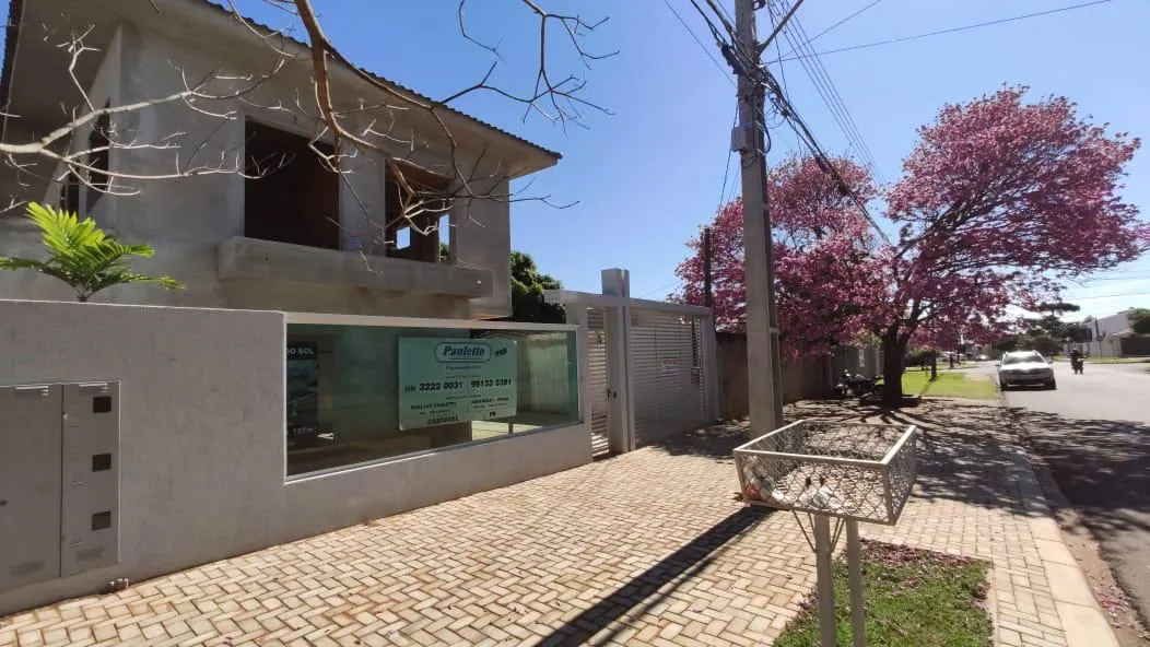 Imagem Sobrado, com 01 suíte mais 2 quartos, Bairro Coqueiral, Cascavel