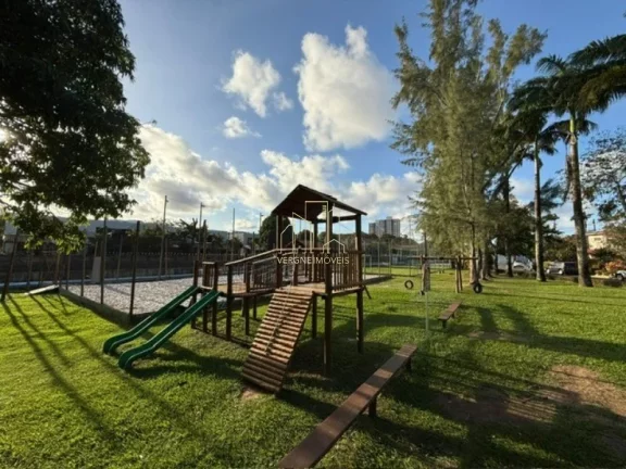 Imagem Linda Casa em Condomínio de Alto Padrão em Jaguaribe, Salvador-BA: 5 Quartos, 2 Suítes, 4 Salas, 4 Vagas - 333m²!