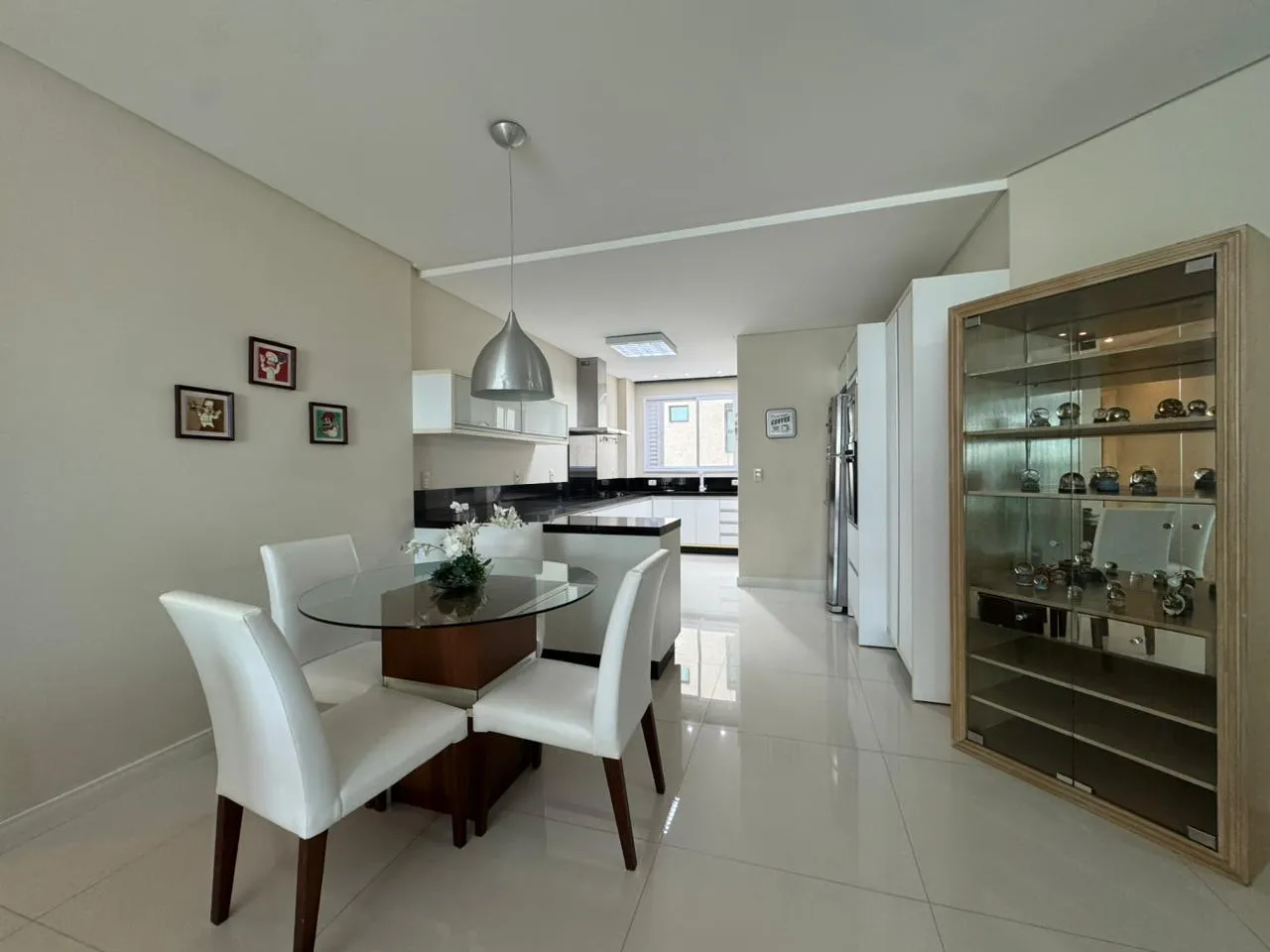 Imagem Apartamento à venda com 180m2 por R$ 2.300.000,00