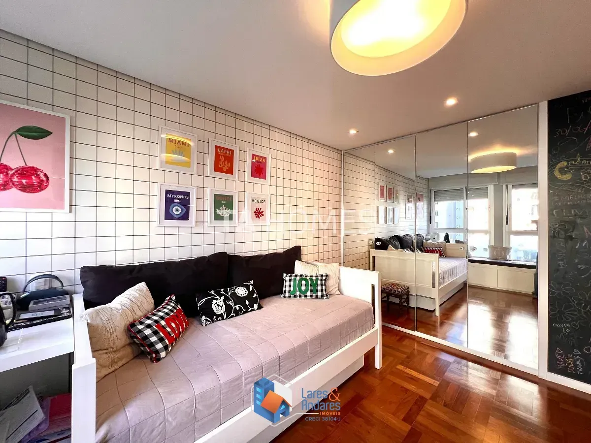 Imagem Apartamento para venda em Jardim Paulistano com 3 quartos, sendo 1 suíte, 191m²