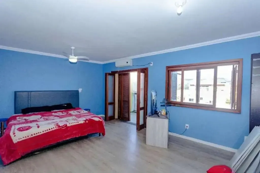 Imagem Casa à venda com 3 dormitórios, 1 suíte e espaço gourmet em terreno alto