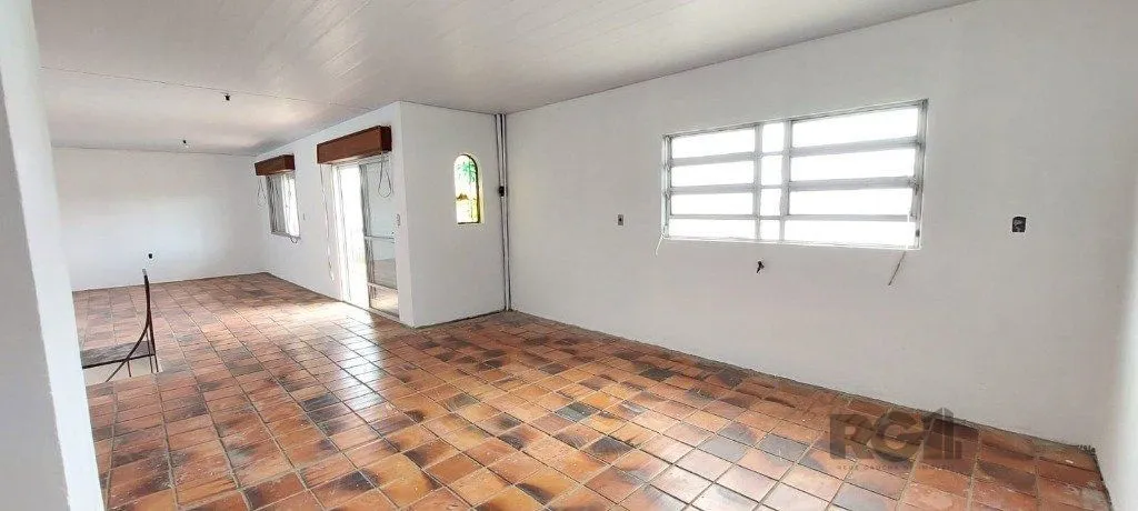 Imagem Casa com 3 dormitórios no bairro Sarandi