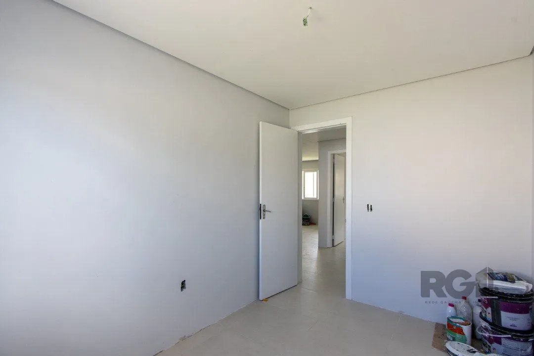 Imagem Casa no Bairro Hípica, 100% reformada, 2 dormitórios, 1 vaga de garagem.