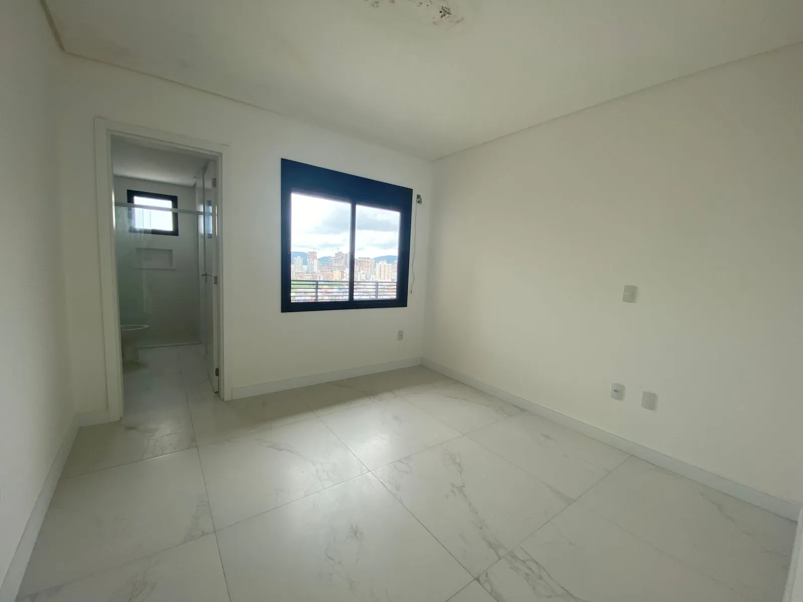 Imagem Apartamento à venda com 130m2 por R$ 1.370.000,00