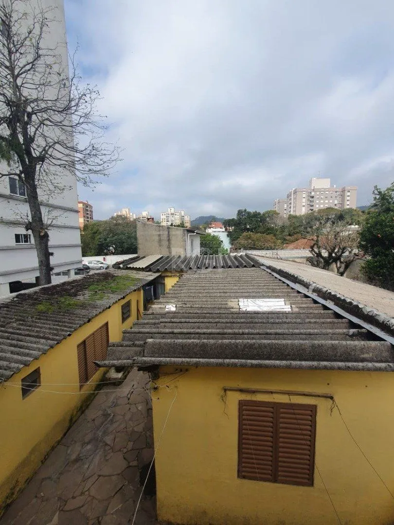 Imagem Casa para Venda - 226.9m², 5 dormitórios, sendo 2 suites, 5 vagas - Teresópolis