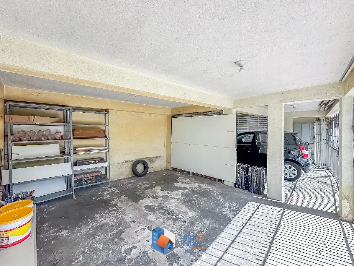 Imagem Sobrado para venda em Vila Nossa Senhora do Retiro com 6 quartos, sendo 1 suíte, 190m²