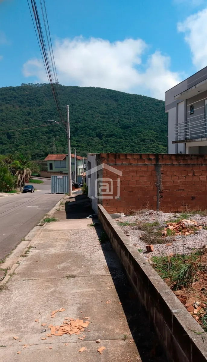 Imagem Terreno 615 m² à venda em Véu das Noivas, Poços de Caldas