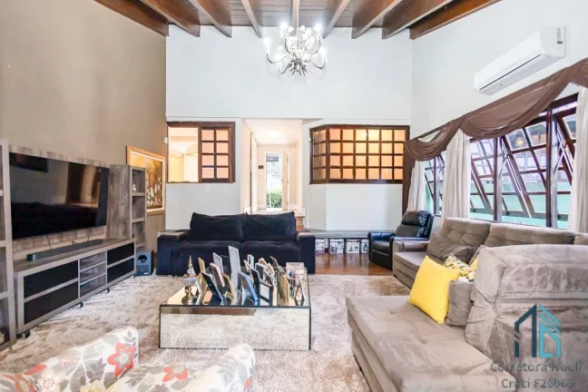 Imagem Casa Alto Padrão, amplo terreno, 03 quartos c/suíte, piscina, 8 vagas, em Santa Felicidade Curitiba PR