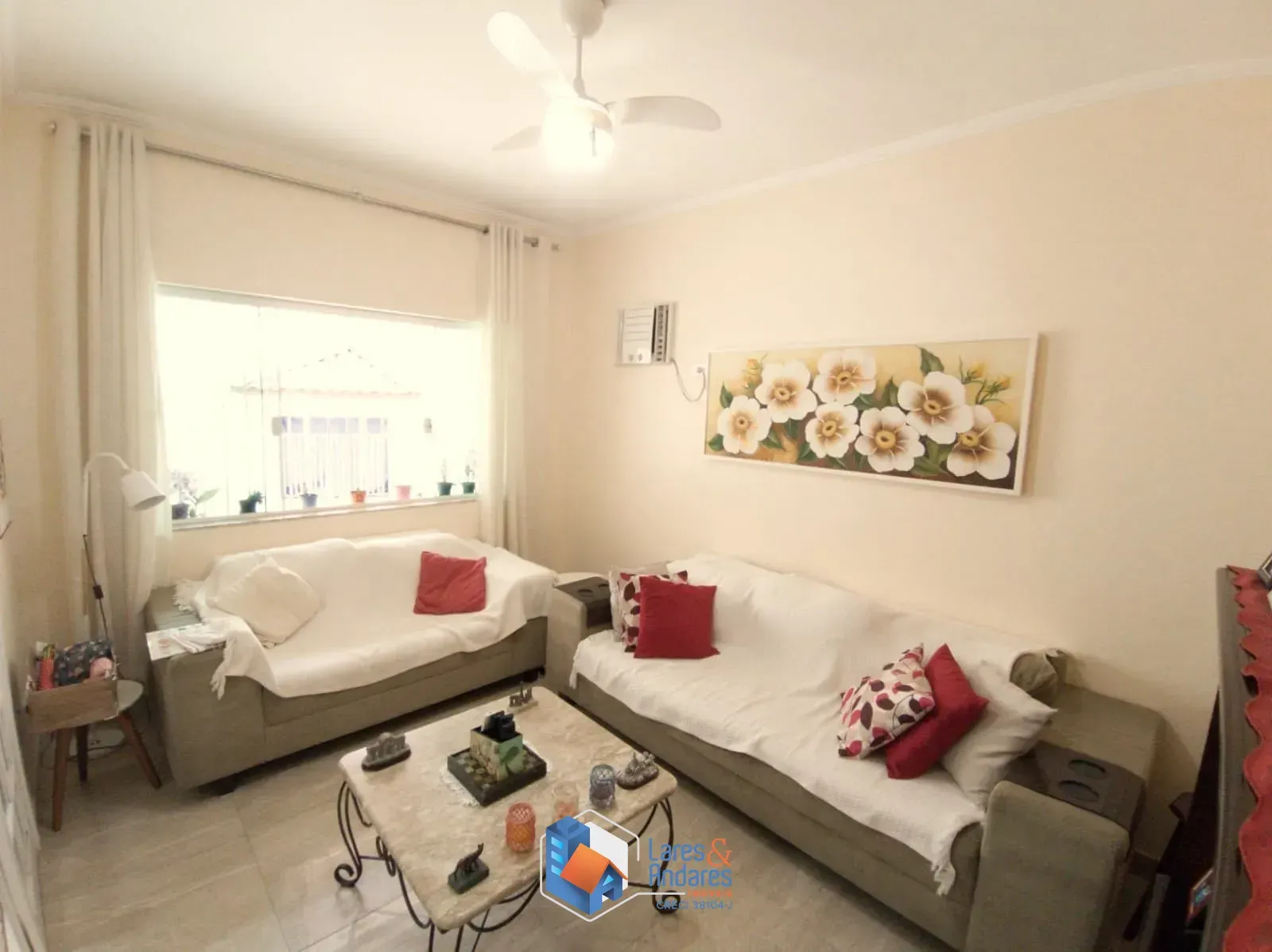Imagem SOBRADO À VENDA, COM 300M² SENDO 3 PAVIMENTOS EM RUA EM SAÍDA COM AMPLA ÁREA GOURMET 3 DORMS SENDO 2 SUÍTES - OPORTUNIDADE - LAUZANE PAULISTA
