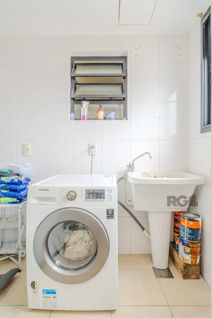Imagem Cobertura Horizontal, 3 quartos, 1 suite, piscina, condominio com infra, 2 vagas - Bairro Tristeza