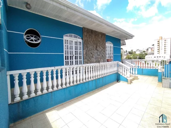 Imagem Casa a venda c/ amplo terreno, 05 quartos c/suíte no Santa Cândida/Boa Vista em Curitiba Pr