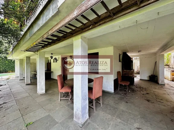 Imagem Sua Oportunidade batendo a sua Porta. Vendo casa em Interlagos 380m² com 4 quartos. VALOR VENDA: R$ 1.600.000 IPTU (anual): R$ 14.205 380 m2 útil 4 dormitórios 2 suítes 6 banheiros Sala de TV ️ Cozinha americana ️ Despensa Lavabo Lavanderia 6 vagas Churra