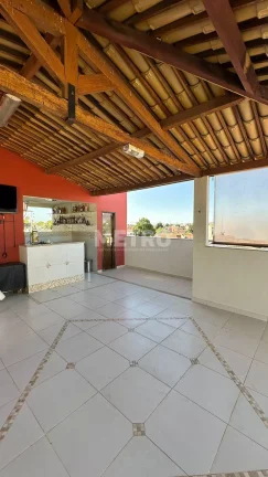 Imagem Casa ampla, com 400m de área construída, 3 4, sendo 01 suíte, 01 escritório, no