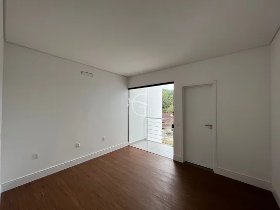 Imagem Sobrado no Saguaçu