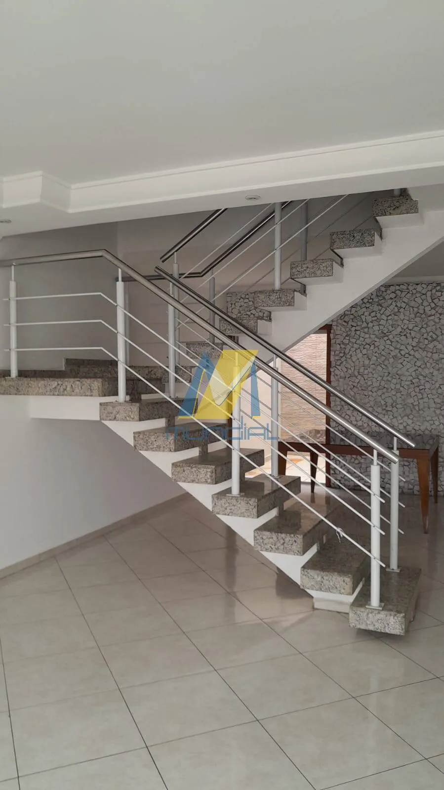 Imagem Sobrado com 3 suítes e 4 vagas à venda no Parque das Nações