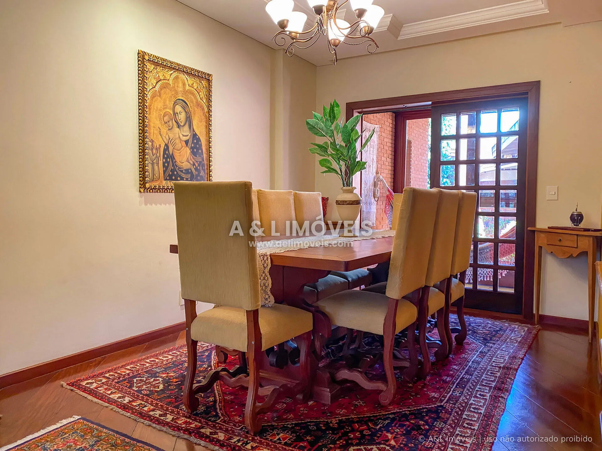 Imagem Cobertura Duplex Capivari | 152 m², 5 Dorms, Lareira e Calefação