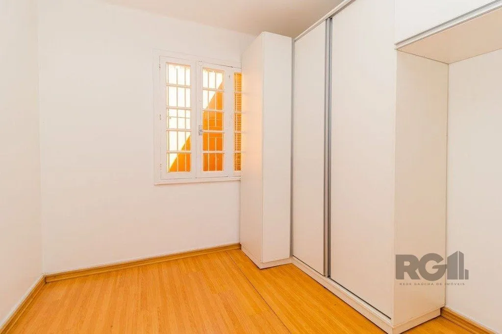 Imagem Casa com 99,73m², 2 dormitórios, 2 vagas no bairro Floresta
