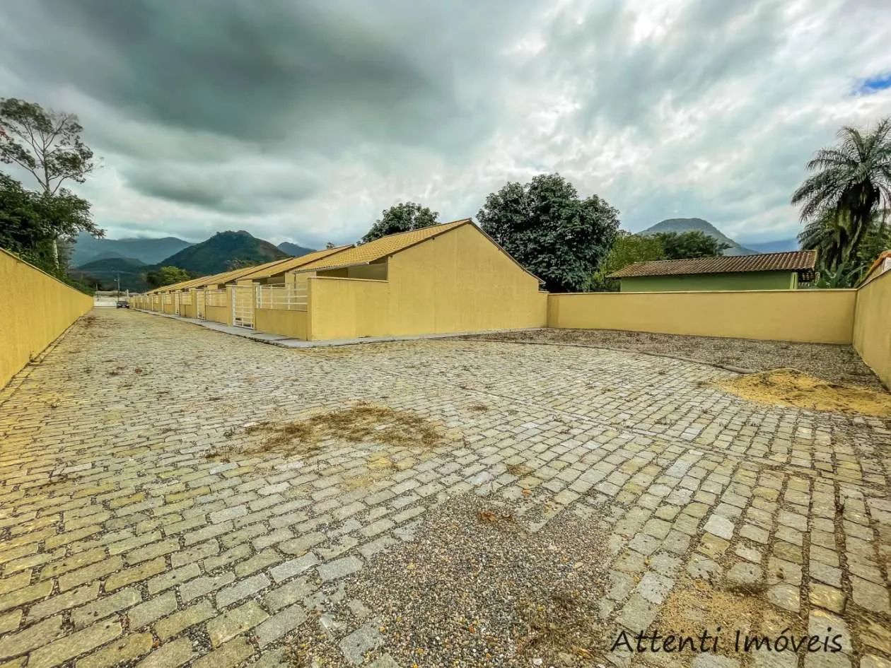 Imagem Casa em Condomínio para Venda em Guapimirim / RJ no bairro Cotia