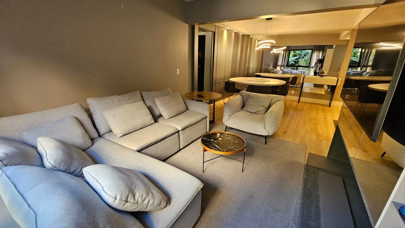 Imagem APARTAMENTO 3 DOMIRTÓRIOS - 3 SUITES - 2 VAGAS - MENINO DEUS - PORTO ALEGRE - RS