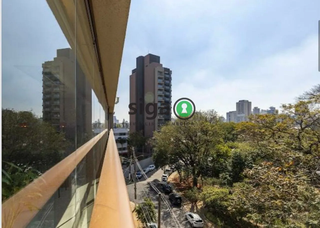 Imagem Apto com 142m² à Venda no Campo Belo, com 2 suites, sendo a máster com closet, 2 vagas, Mobiliado