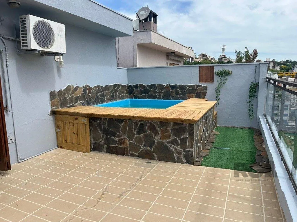 Imagem Cobertura Duplex para Venda - 269,97², 3 dorm, 1 suite, 2 vagas - Menino Deus