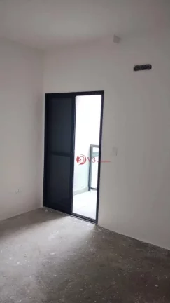 Imagem Sobrados na Guilhermina Esperança com 2 dorms, 1 suites 1 lavabo, vaga para 2 carros, sacadas nos quartos principais, churrasqueira.