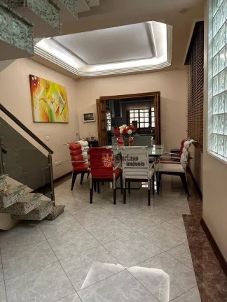 Imagem Sobrado com 3 dormitórios à venda, 195 m² por R$ 1.115.000 - Vila Camilópolis - Santo André/SP