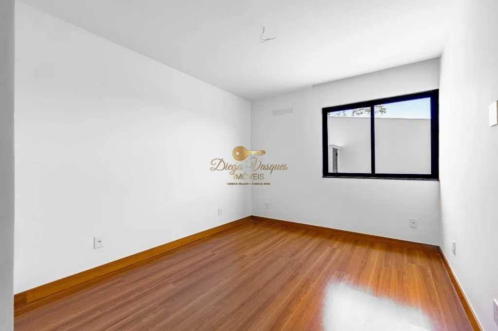 Imagem Casa em Condomínio para Venda em Teresópolis / RJ no bairro Tijuca