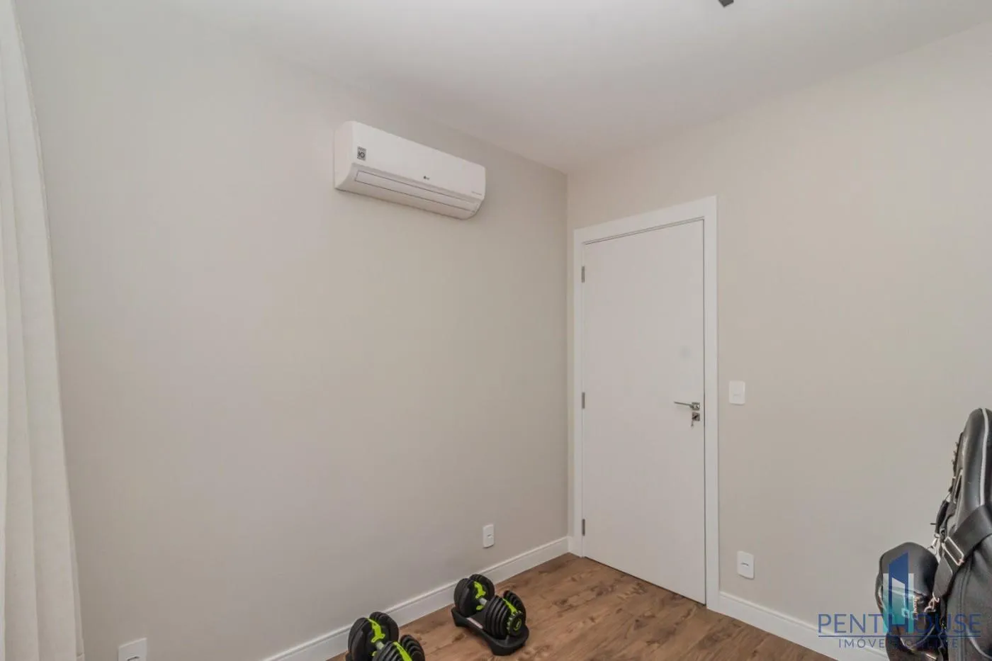 Imagem Apartamento Zona Central para Venda em Balneário Camboriú, CENTRO, 2 dormitórios, 1 suíte, 2 banheiros, 1 vaga