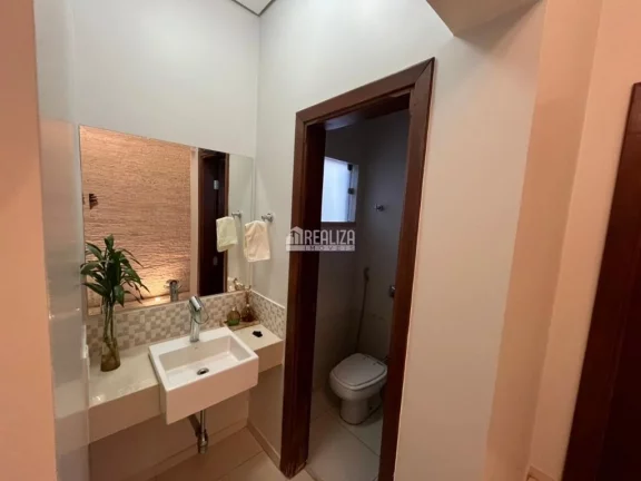 Imagem Casa com 3 suítes à Venda no Jardim do Lago, Uberaba