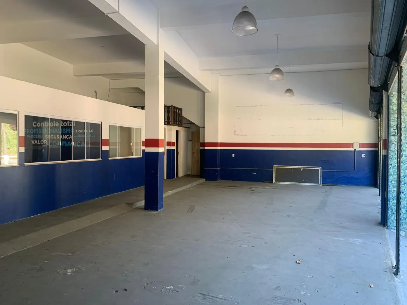 Imagem Comercial para Venda em Petrópolis / RJ no bairro Bingen