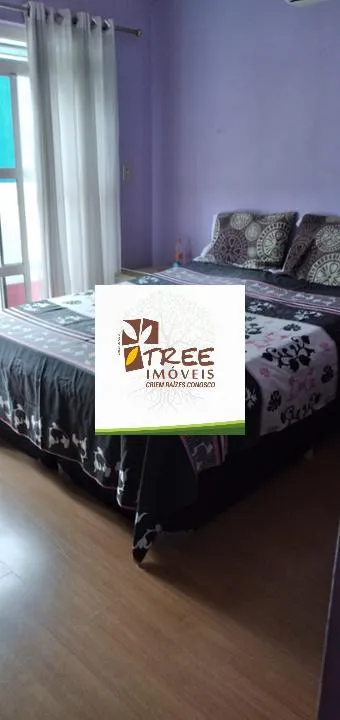 Imagem VENDA DE SOBRADO NO JARDIM RINCÃO, EM ARUJÁ/SP, 411m² com 2 suítes, ar-condicionado, sala 2 ambientes, piscina, churrasqueira e 2 vagas. CONSULTE-NOS.