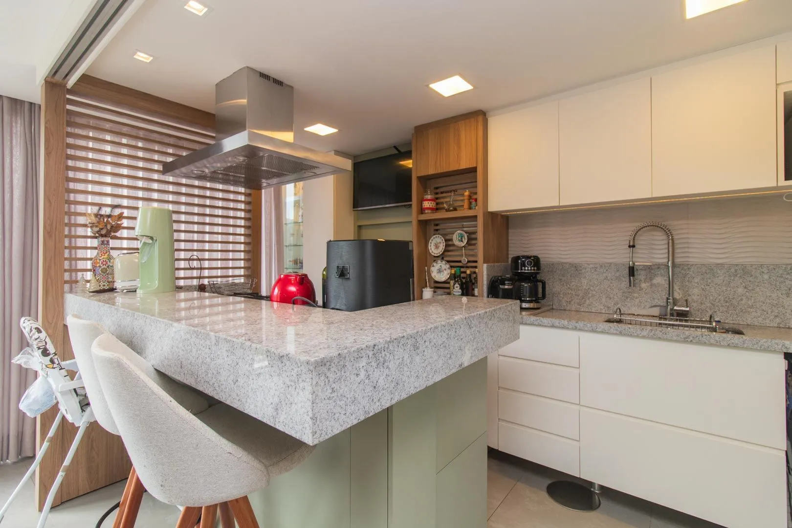 Imagem Apartamento para Venda - 93.43m², 3 dormitórios, sendo 1 suites, 2 vagas - Teresópolis