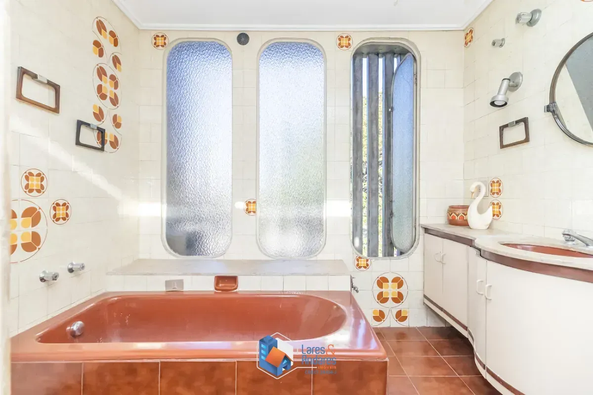 Imagem Casa para venda em Paraíso com 4 quartos, sendo 1 suíte, 244m²